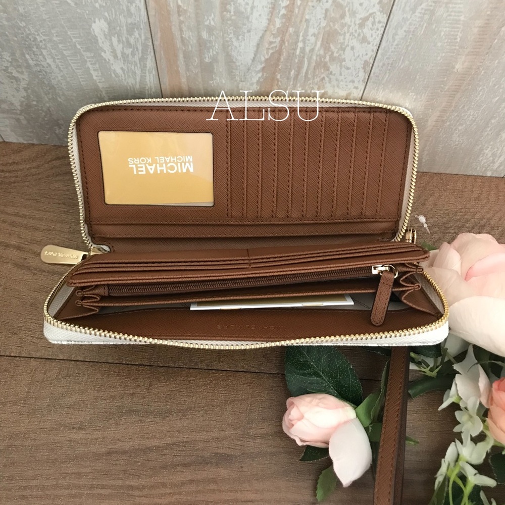 Michael Kors Wallet Wristlet LG Continental Vanill - Picture 5 of 6